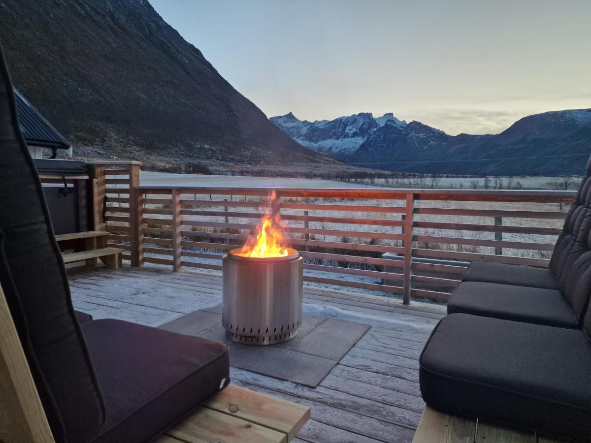 Arctic Lodge Tromvik With Jacuzzi Tromsø Exterior foto